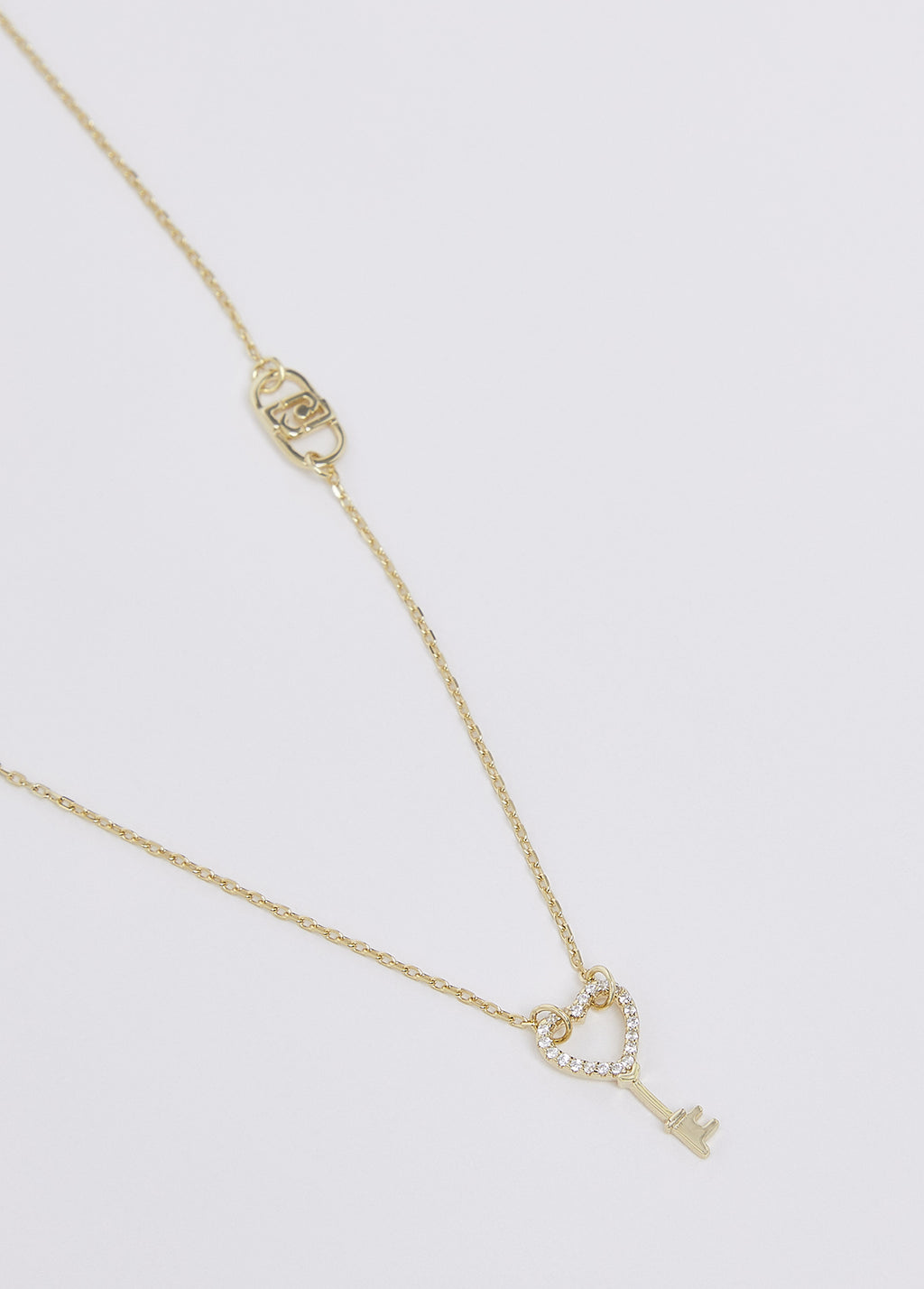 Collana in argento con charm