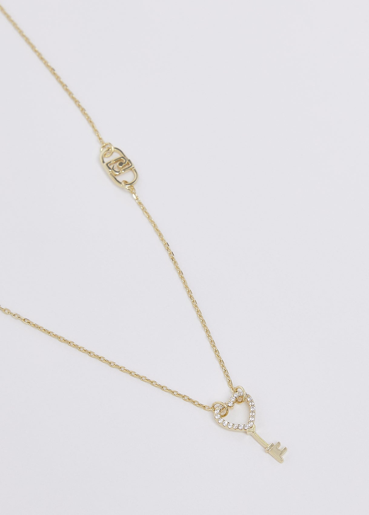 Collana in argento con charm