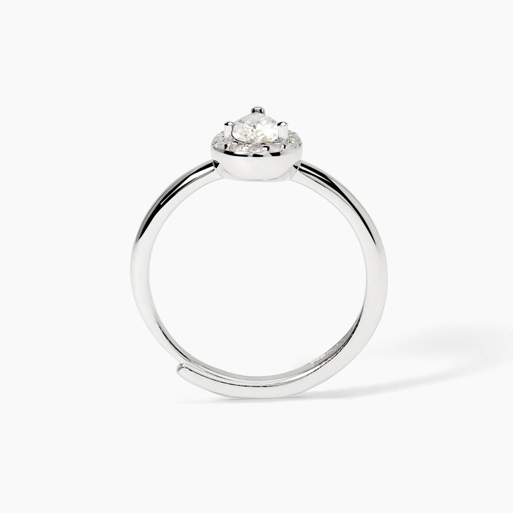 Anello in argento con zirconi bianchi