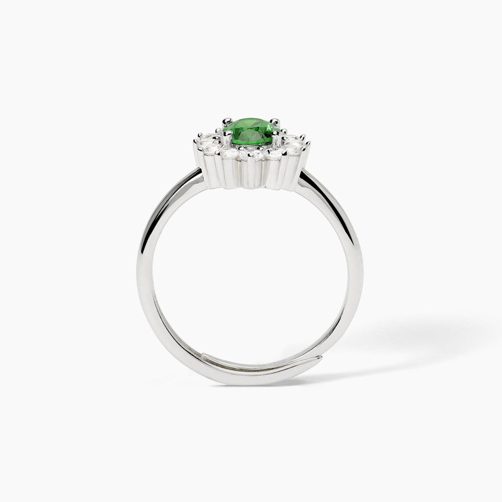 Anello in argento con smeraldo sintetico ovale