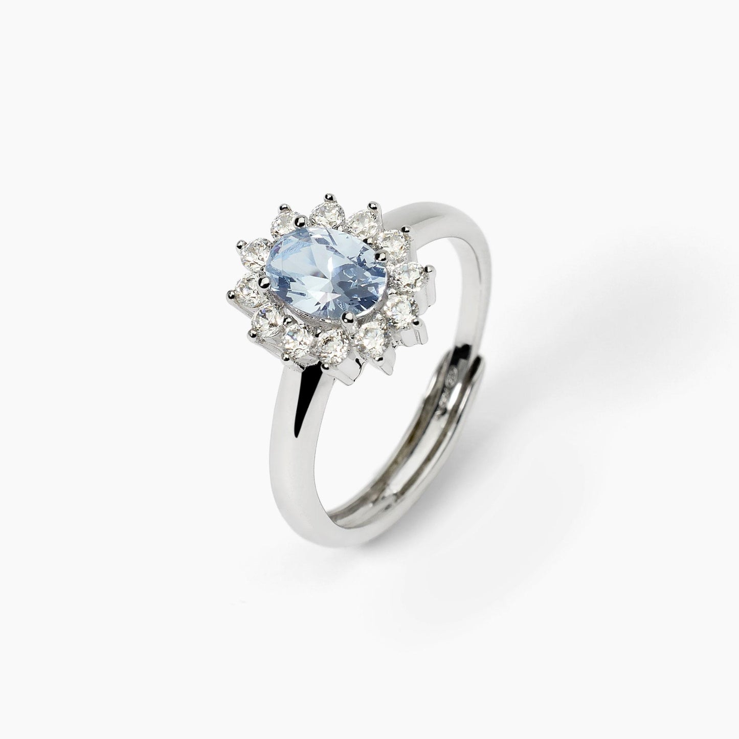 Anello in argento con acquamarina sintetica ovale