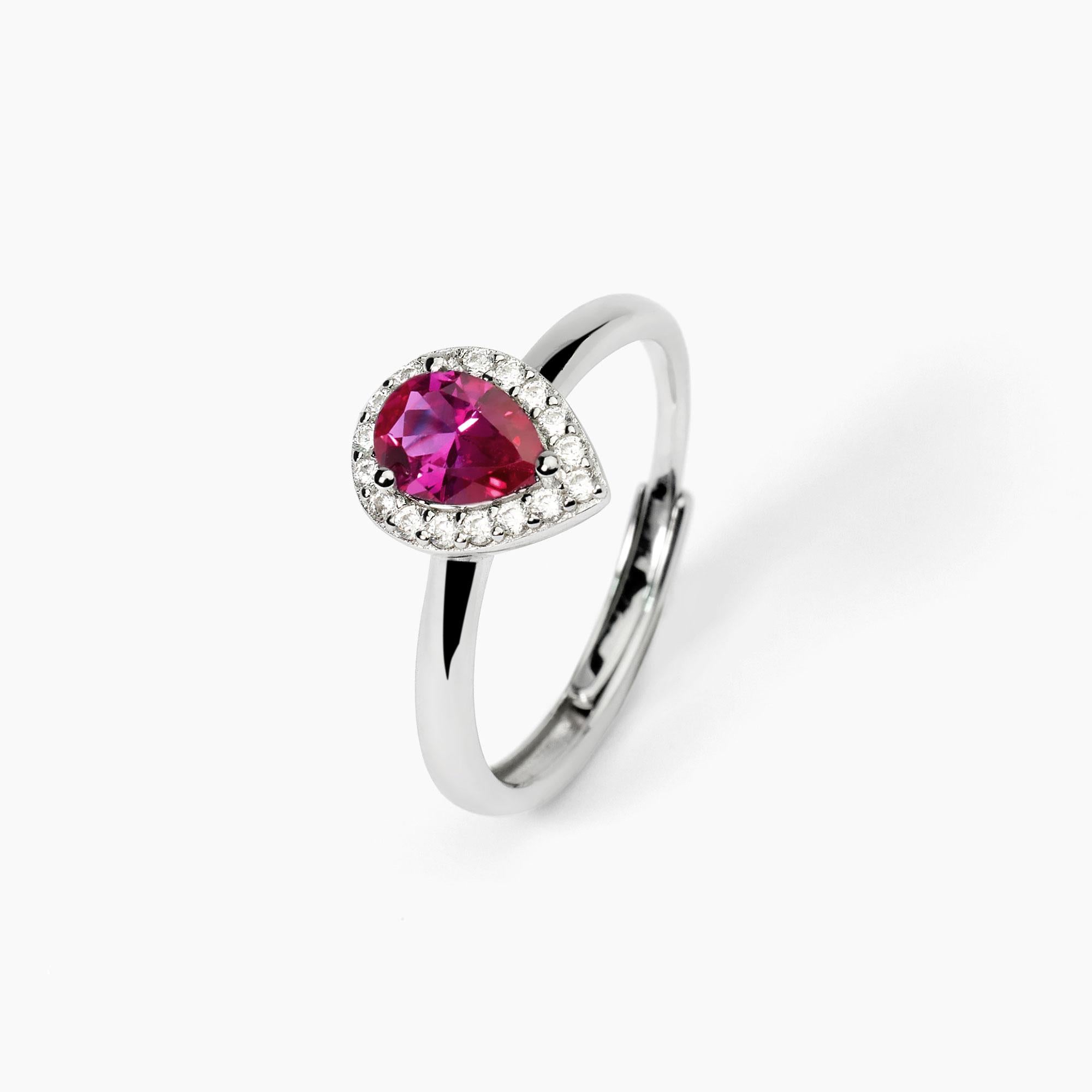 Anello in argento con rubino sintetico