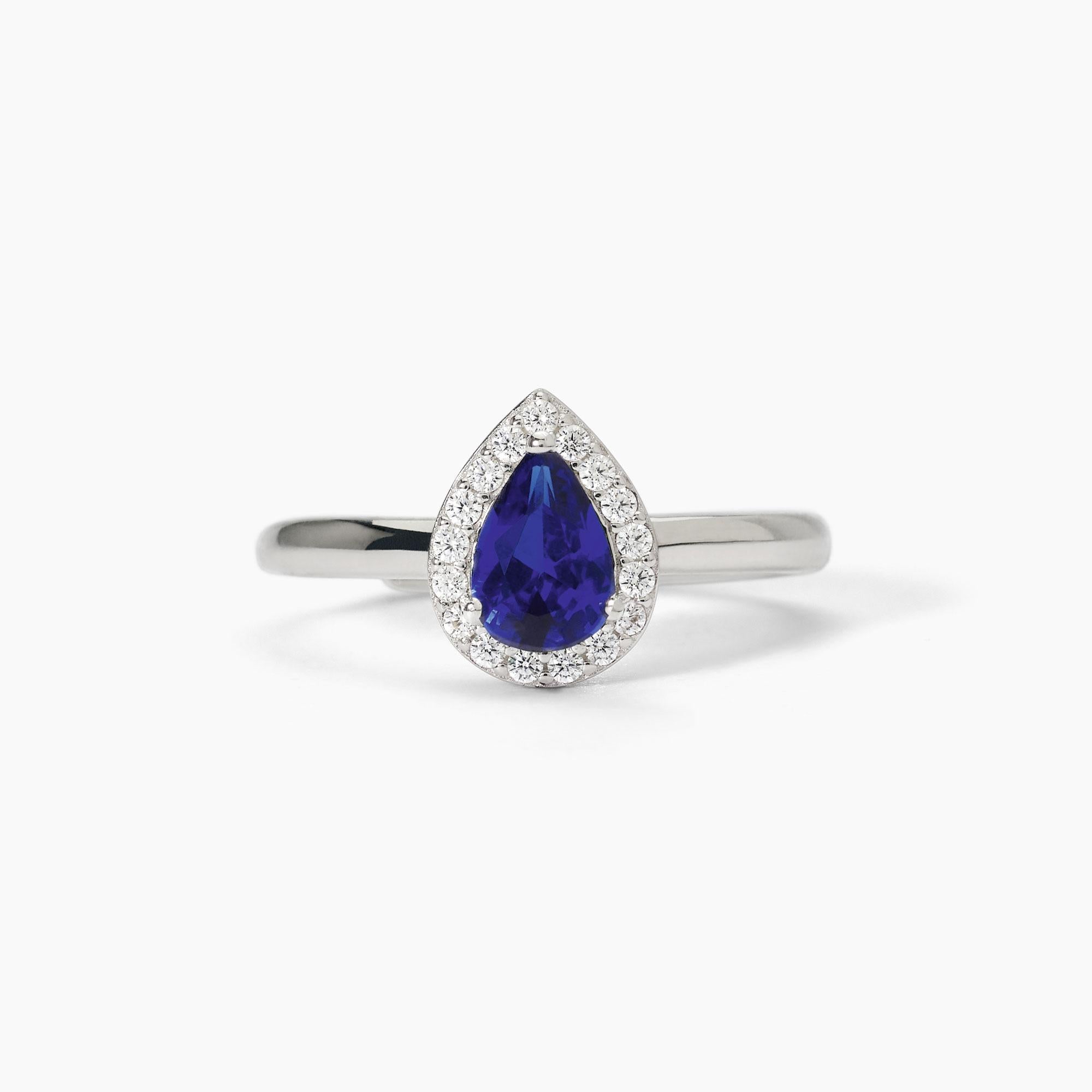 Anello in argento con zaffiro sintetico