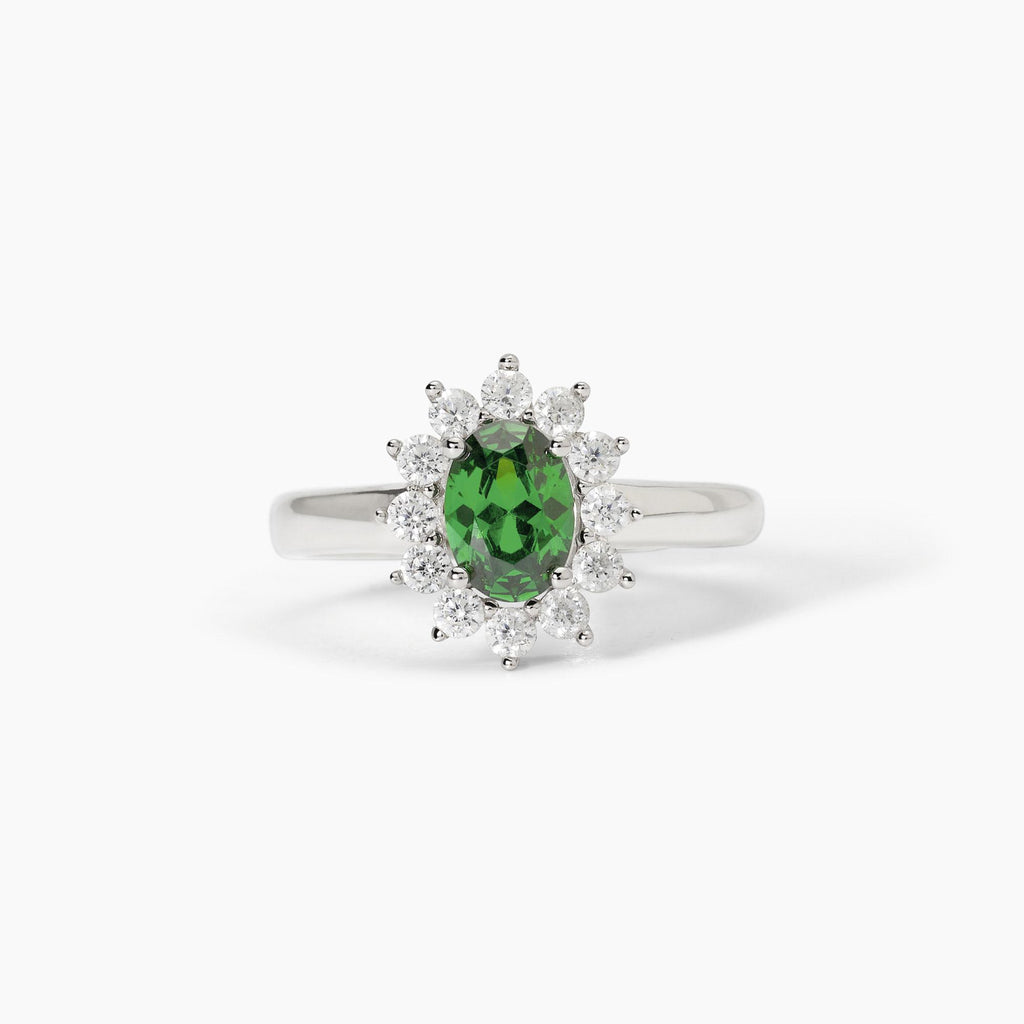 Anello in argento con smeraldo sintetico ovale