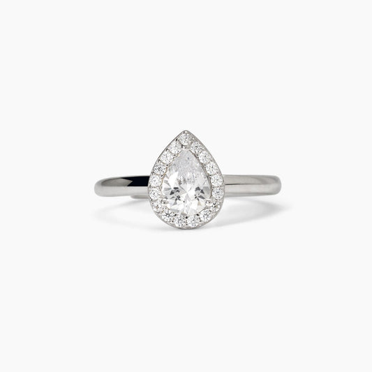Anello in argento con zirconi bianchi