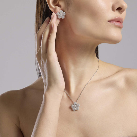 Girocollo in argento con fiore in zirconi